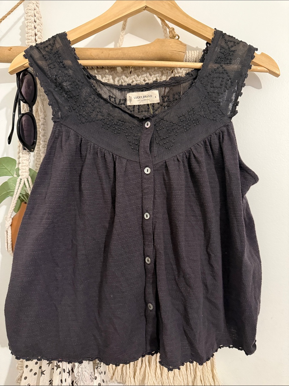 Lucky Brand Black Embroidered Button-Front Sleeveless Camisole